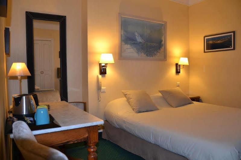 Hotel Ajoncs D'Or سان مالو المظهر الخارجي الصورة
